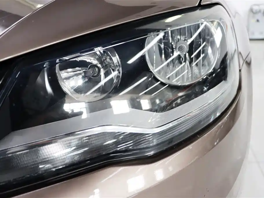 Volkswagen Bora 2014 1.6L Automatic Comfort Edition фото 10