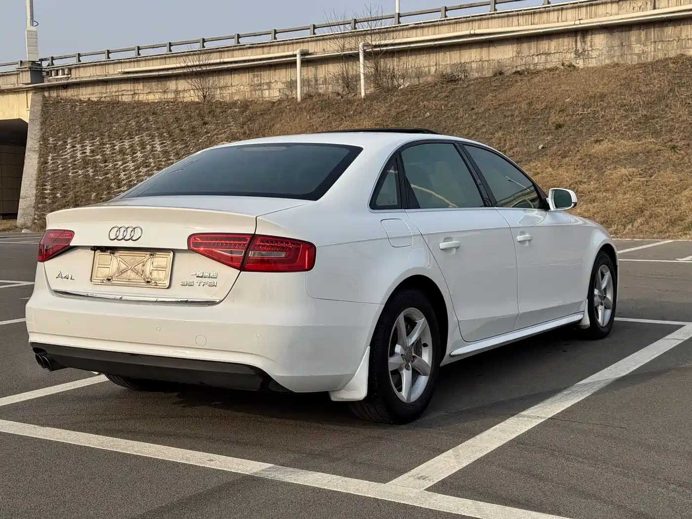 Audi A4L 2015 35 TFSI Auto Standard фото 4