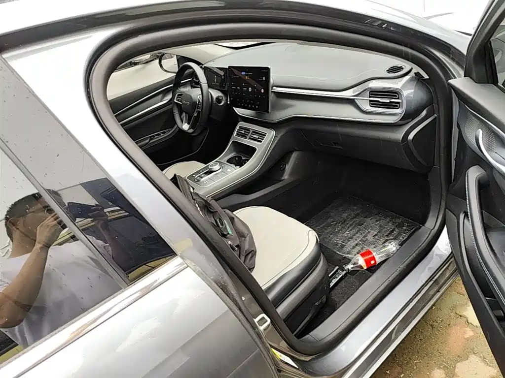 BYD Destroyer 05 2024 Glory Edition DM-i 55KM Luxury фото 11