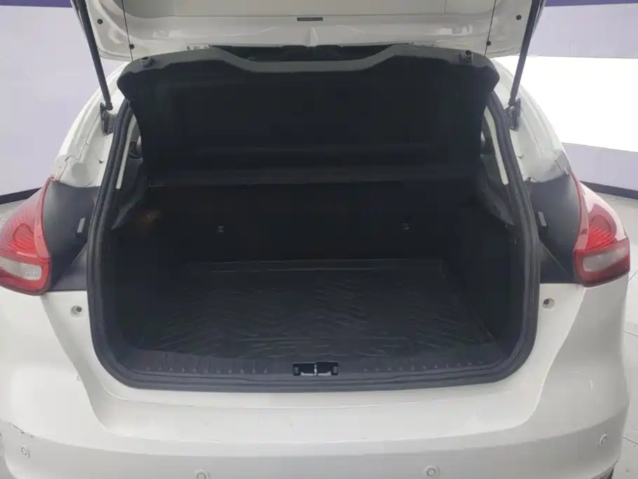 Фото 4 - Ford Focus