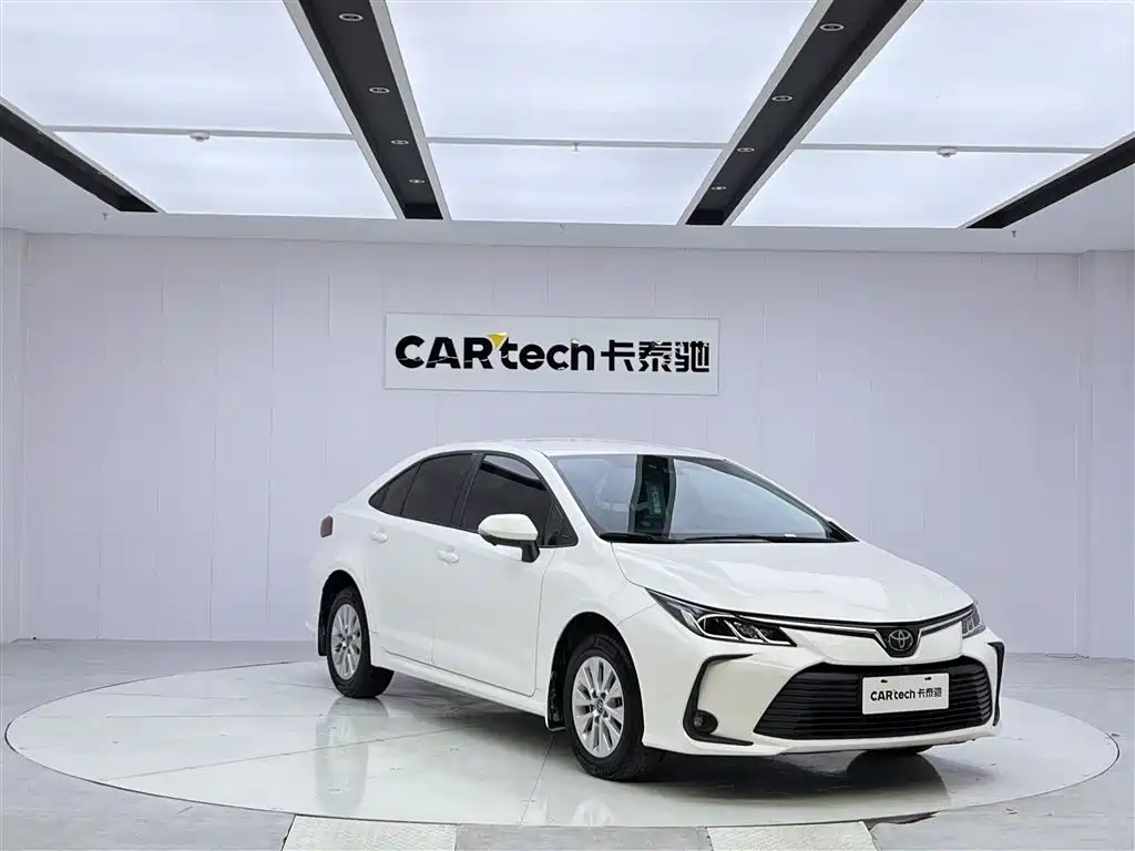 Toyota Corolla 2019 1.2T S-CVT GL Pioneer Edition фото 2