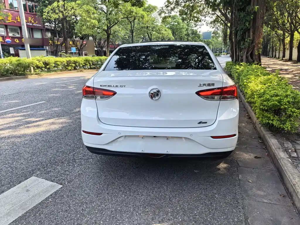 Фото 12 - Buick Excelle