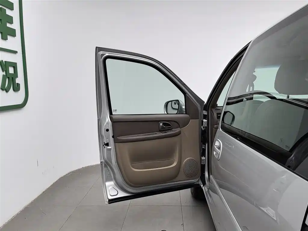 Buick GL8 2014 2.4L Classic Edition фото 8