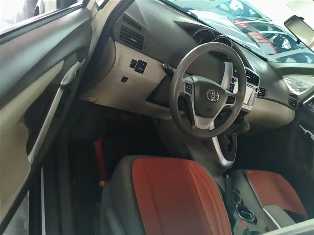 Toyota E'Z 2015 180E CVT Crossover Edition фото 16