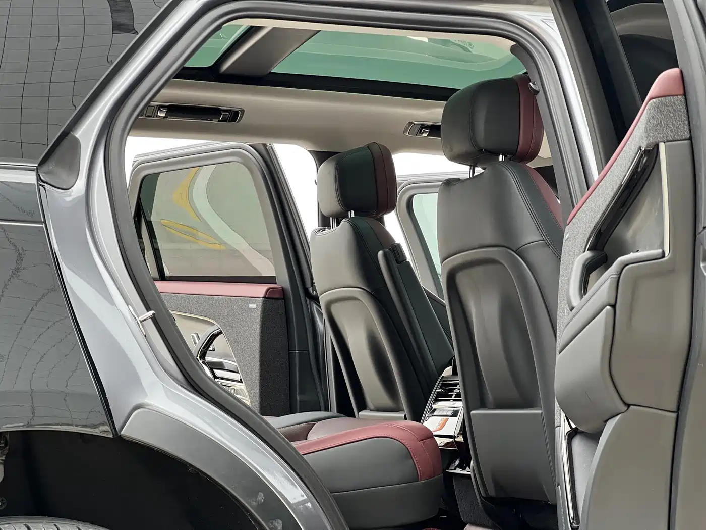 Land Rover Range Rover Sport 2023 400PS Dynamic SE фото 7
