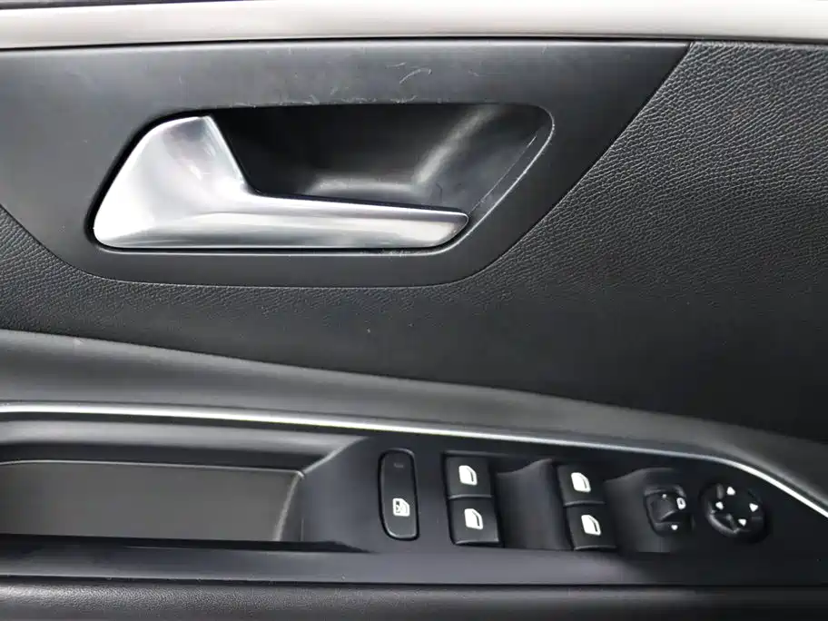 Peugeot 4008 2018 350THP Comfort Edition фото 12