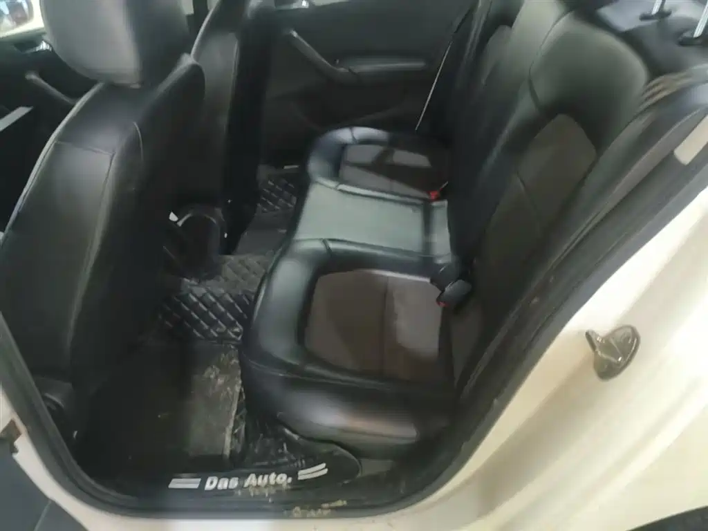 Volkswagen Santana 2015 1.6L Automatic Comfort Edition фото 17