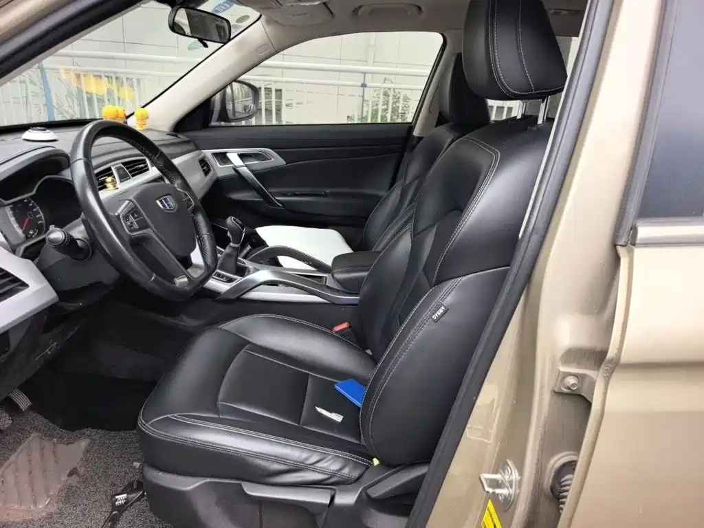 Фото 11 - Geely Atlas
