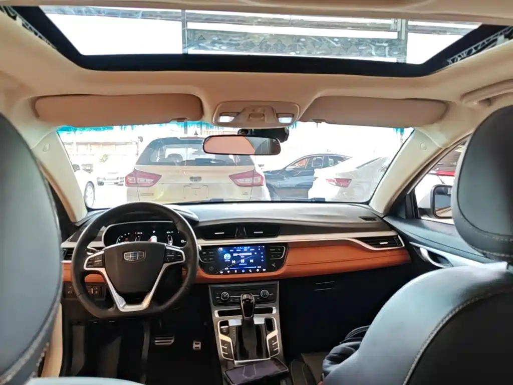 Фото 18 - Geely Vision S1