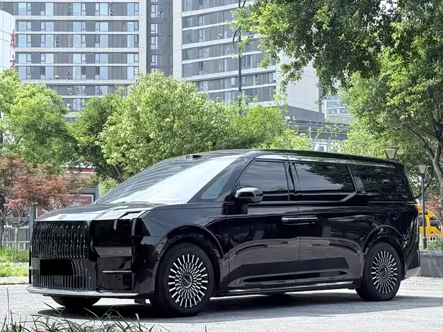 ZEEKR 009 2024 6-seat Executive AWD 108kWh