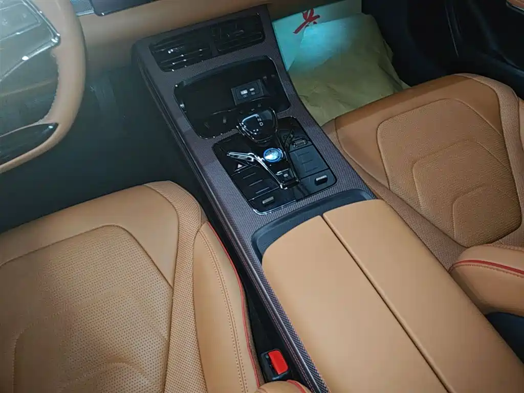 BYD Han 2022 DM-i 242KM Flagship фото 14