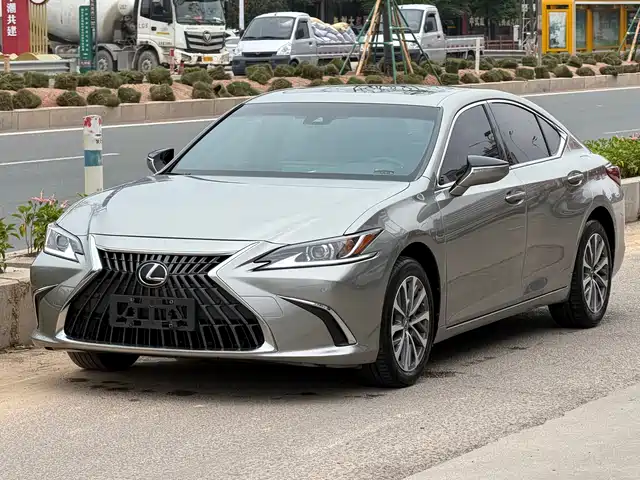 Lexus ES 200, Совершенство
