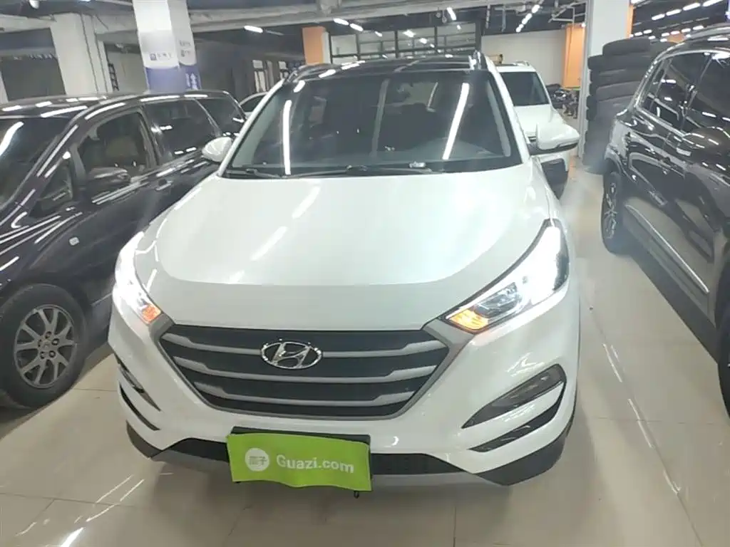 Hyundai Tucson 2018 1.6T DCT 2WD 15th Anniversary Special Edition фото 3