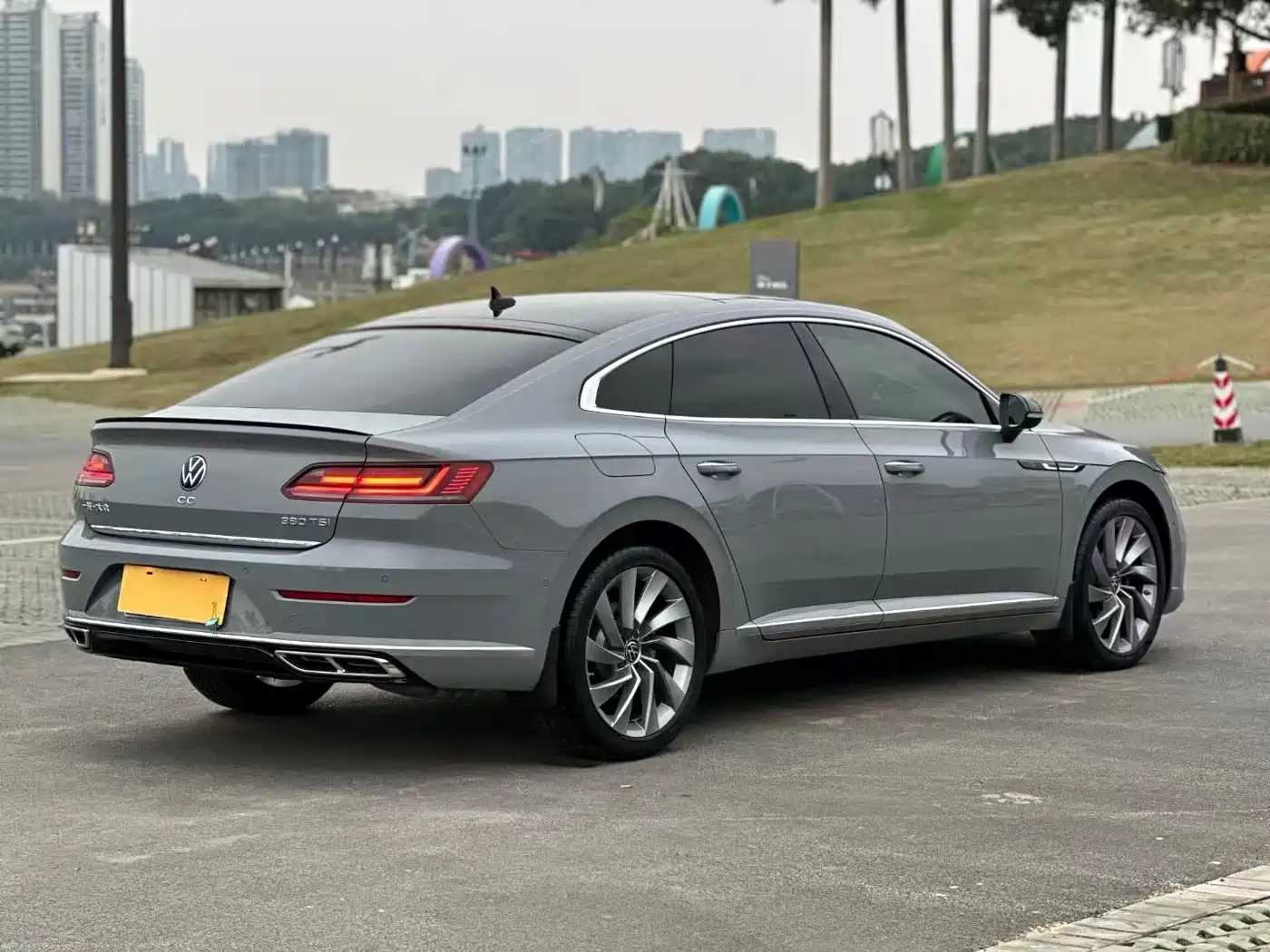 Volkswagen FAW-Volkswagen CC 2023 380TSI Eye-catching Edition фото 4