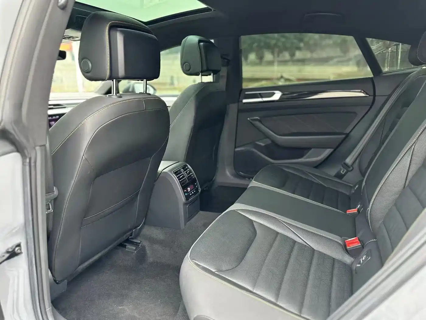 Volkswagen FAW-Volkswagen CC 2023 380TSI Eye-catching Edition фото 6