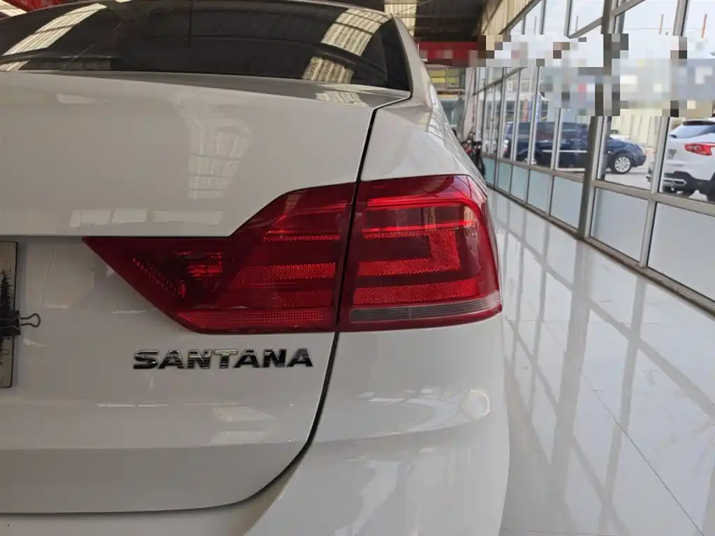 VOLKSWAGEN SANTANA