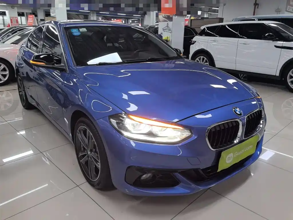 BMW 1 Series 2018 118i Sport Edition фото 4