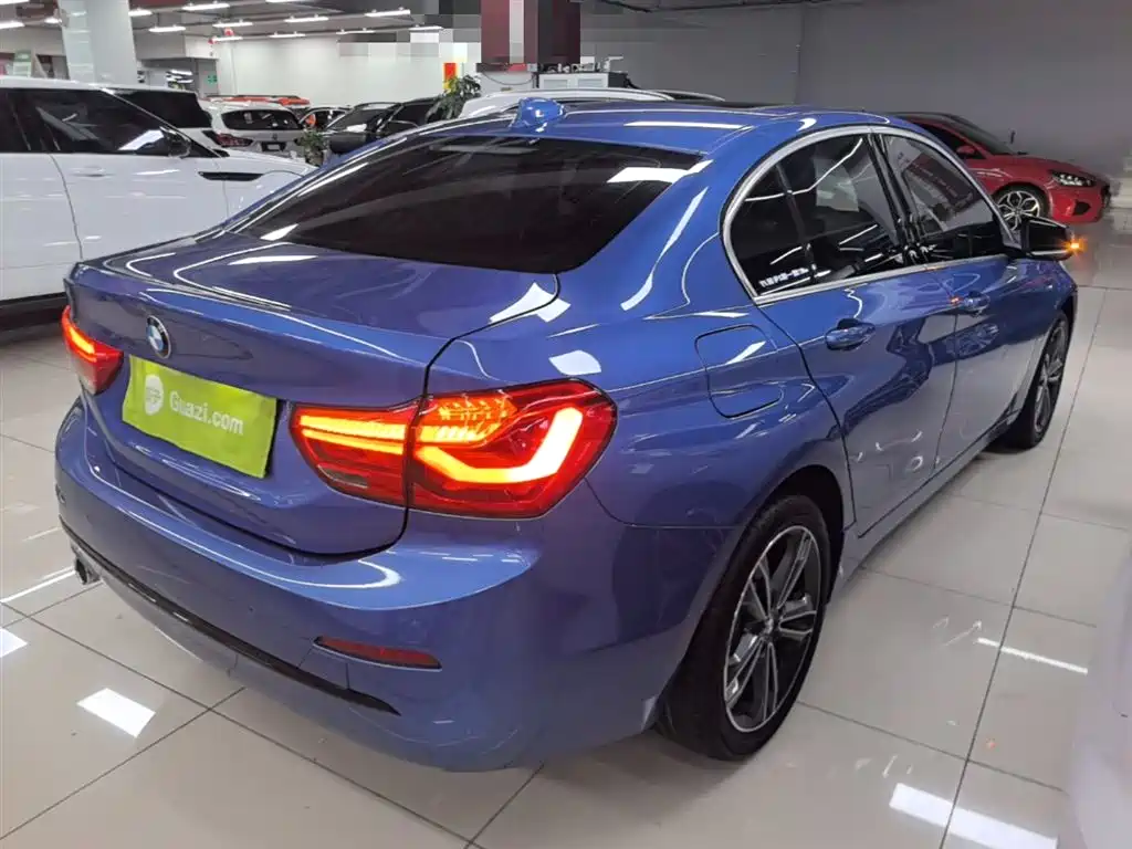 BMW 1 Series 2018 118i Sport Edition фото 7