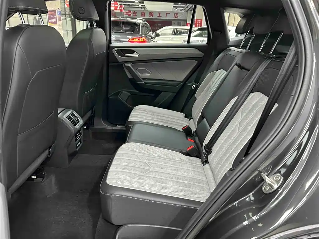 Volkswagen Tayron 2023 380TSI 4WD R-Line Pro Smart Edition фото 14