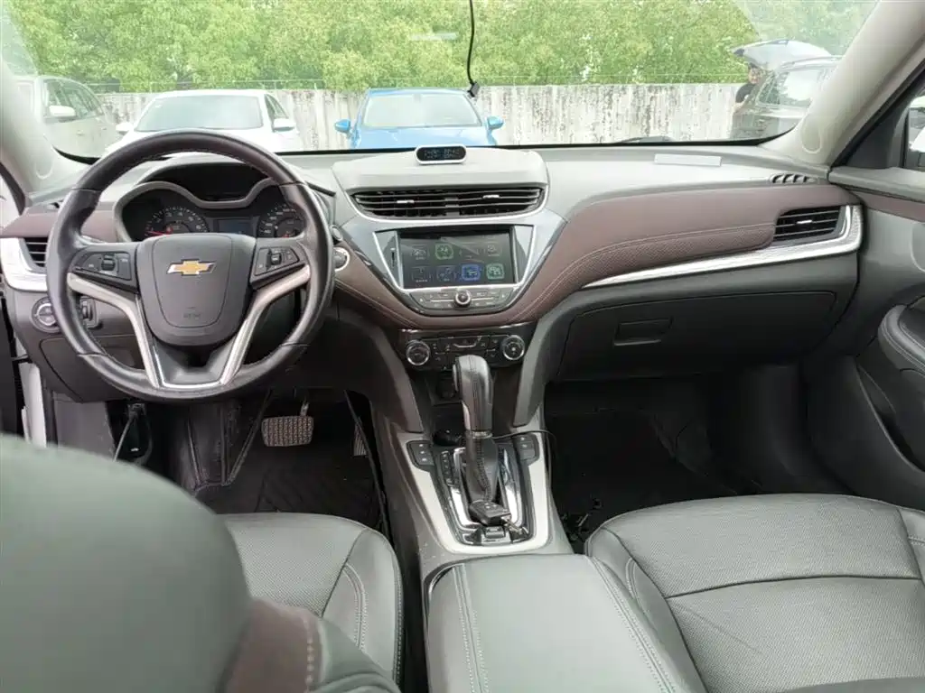 Chevrolet Malibu 2017 1.5T Automatic Luxury Edition фото 10