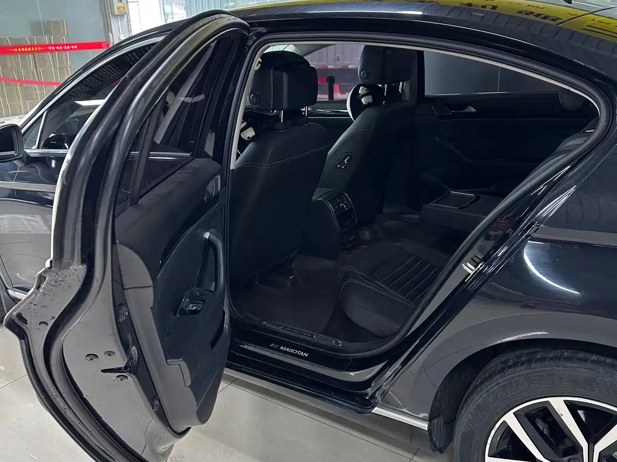 Volkswagen Magotan 2020 330TSI DSG Leading фото 8