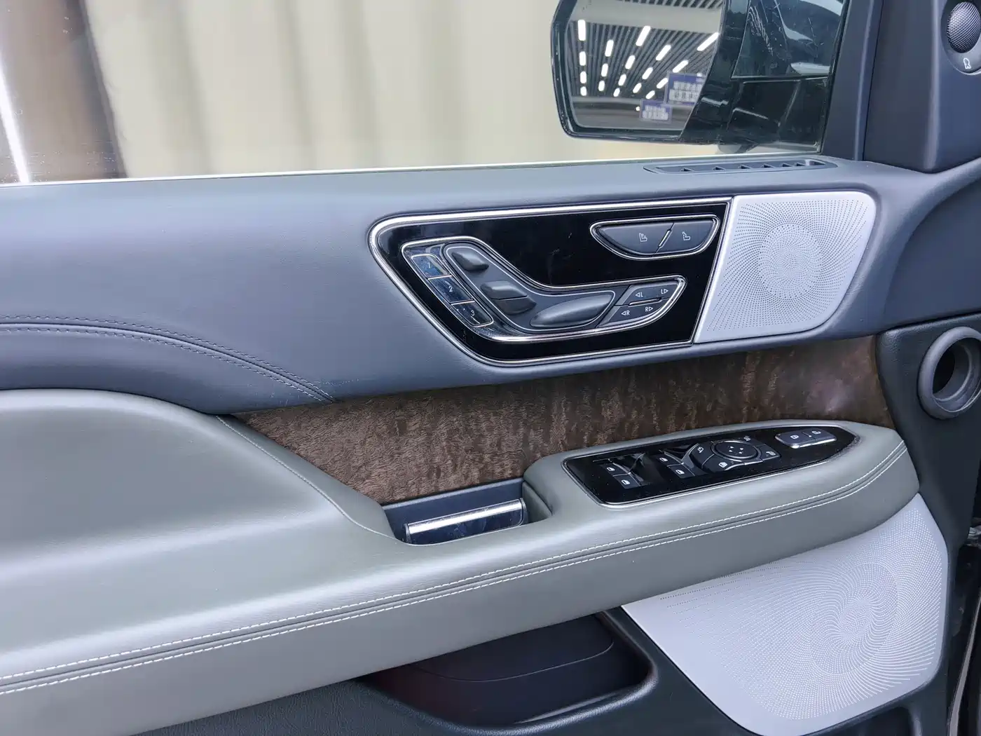 Lincoln Navigator 2026 2024 3.5T Long Wheelbase Presidential Edition