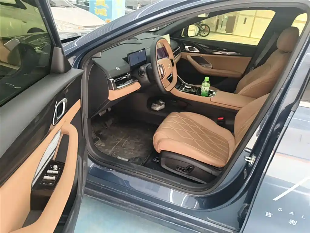 Geely Galaxy Galaxy A7 2025 EM-i фото 16