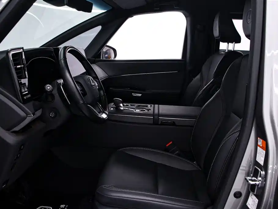 Lexus LM 2023 500h 6-Seater Prestige Edition фото 12