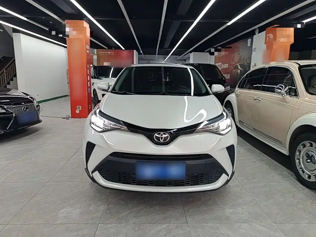 Toyota C-HR 2021 2.0L Comfort Edition фото 3