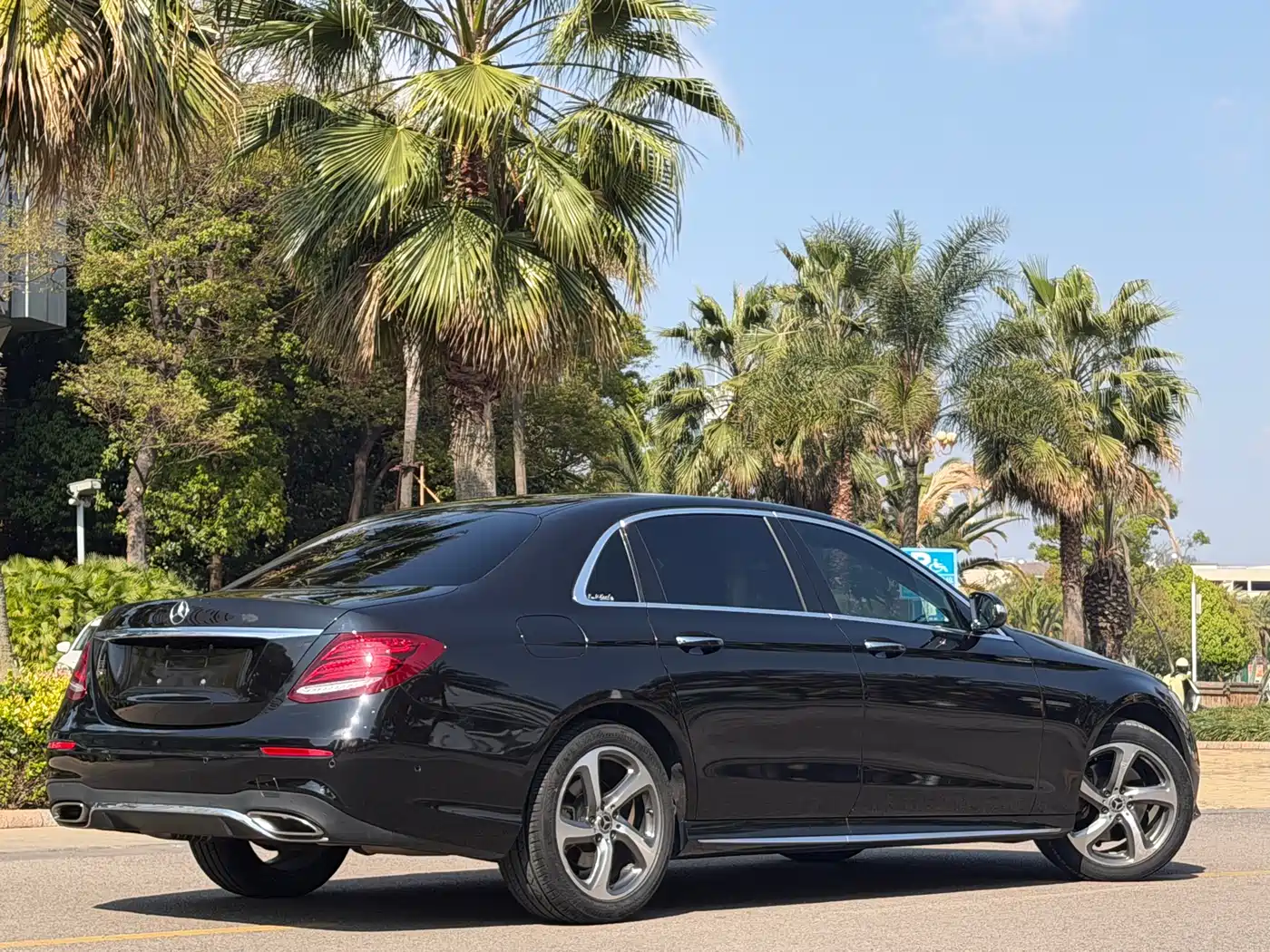 Mercedes-Benz E-Class 2017 E 200 L 4MATIC фото 7