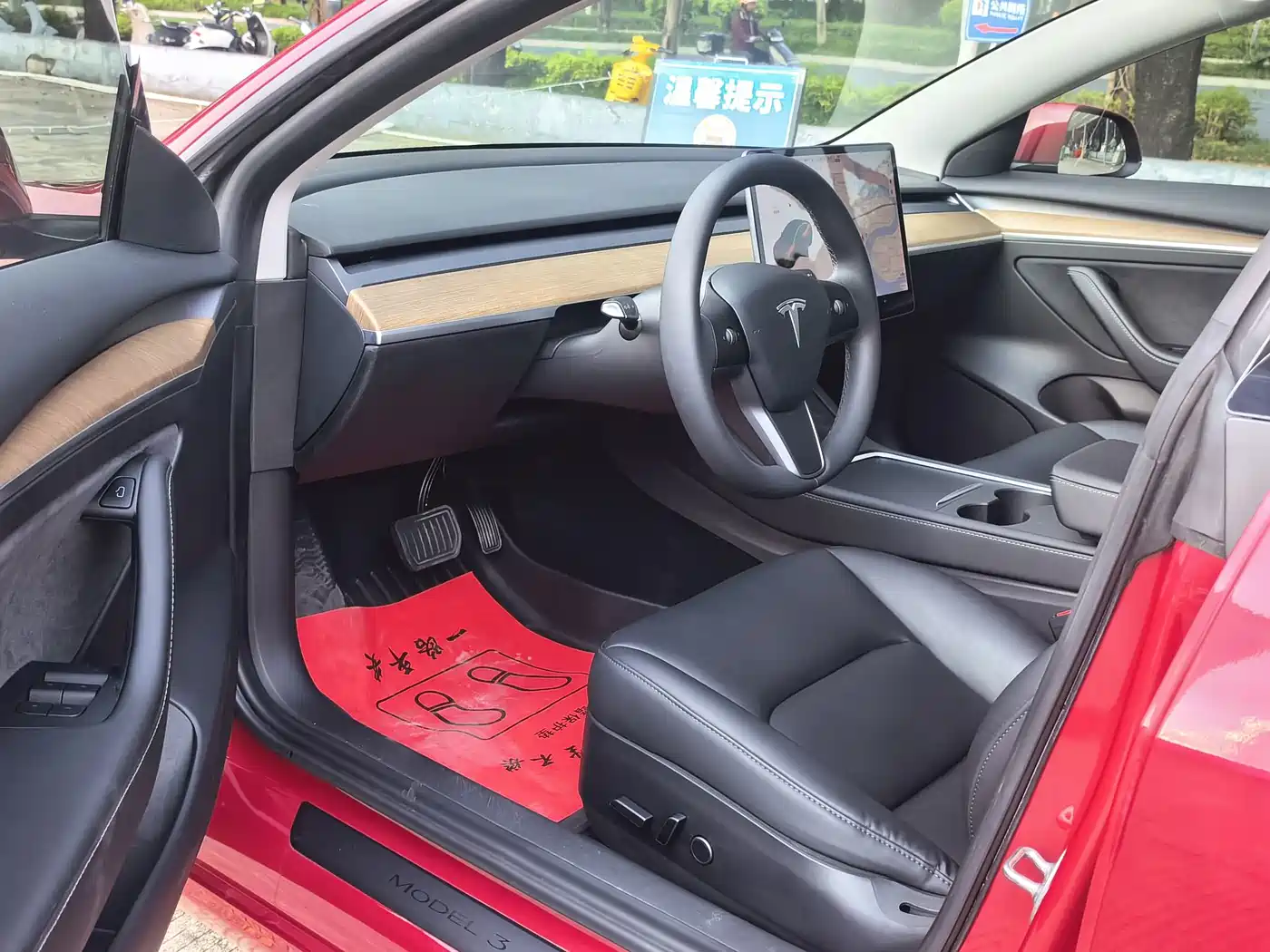 Фото 8 - Tesla Model 3