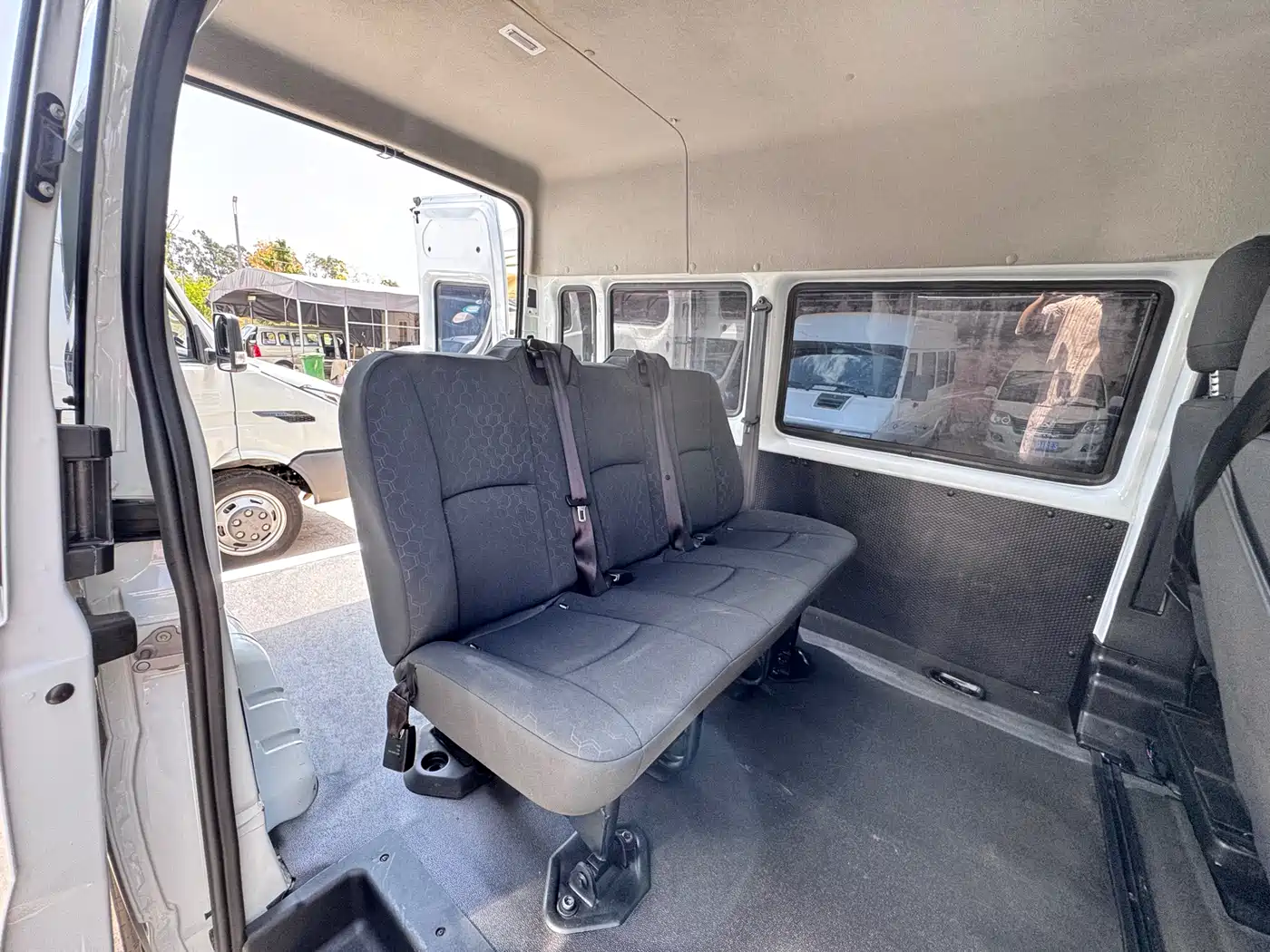 Jiangling JMC Fushun 2023 2023 2.0T Manual Short Wheelbase Medium Roof Commercial Multi-Purpose Vehicle 6-Seater