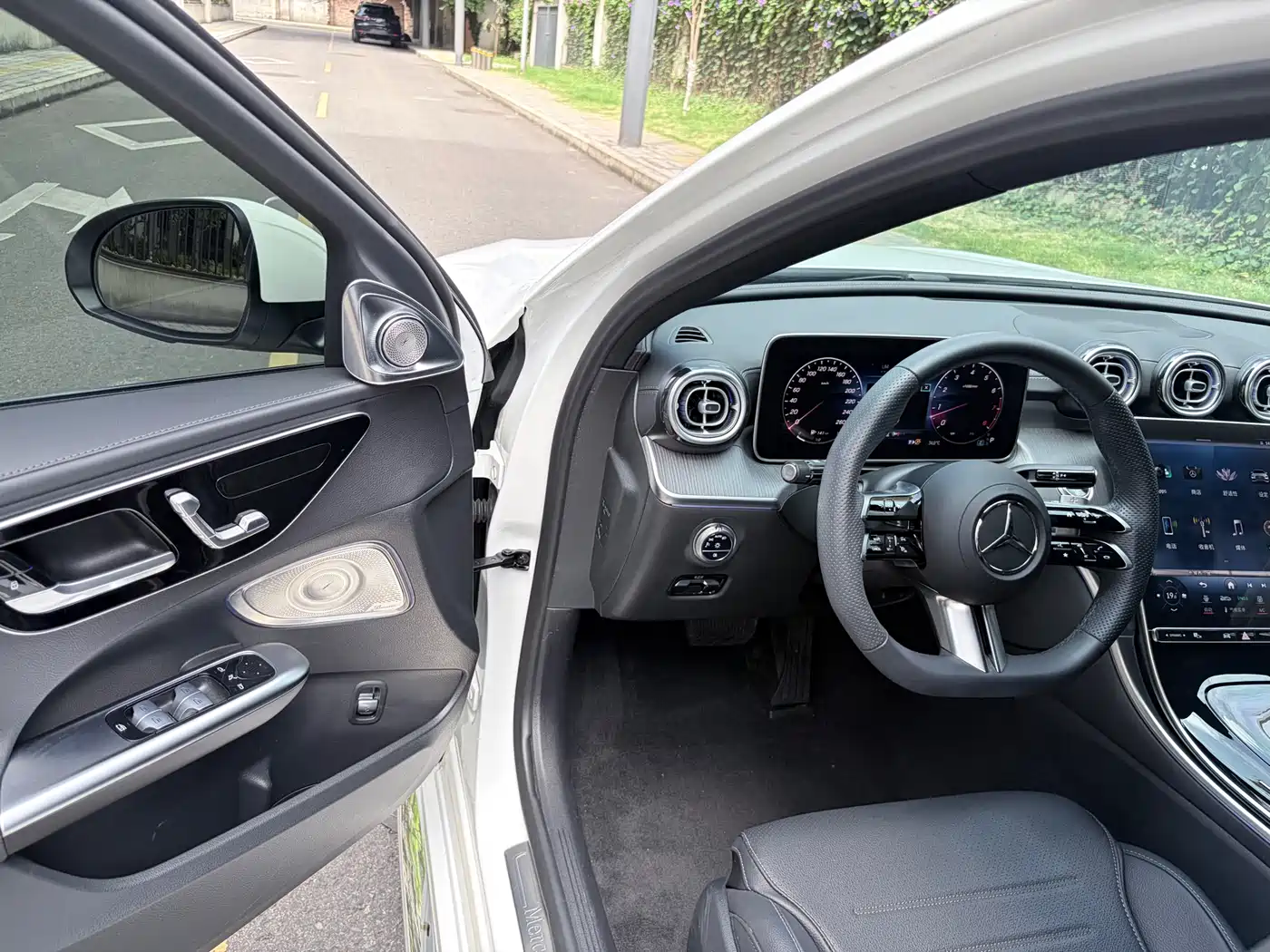 Mercedes-Benz C-Class 2024 C 200 L Sport Edition фото 12