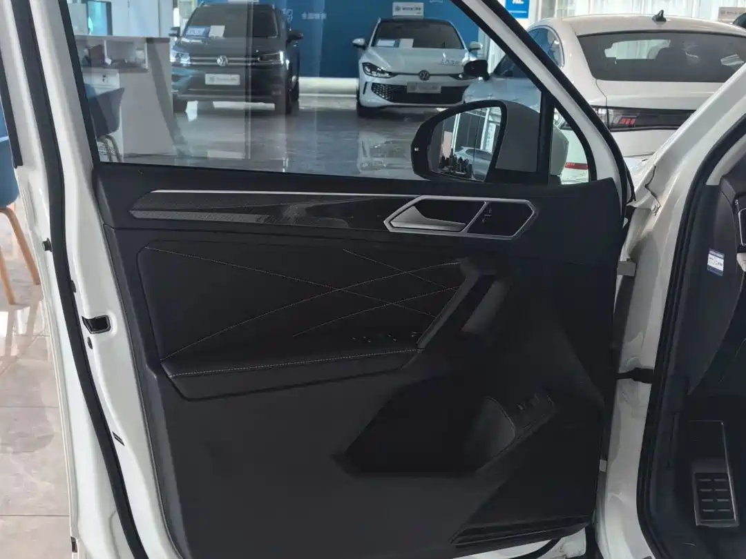 Volkswagen Tiguan L 2025 2025 330TSI Automatic 2WD R-Line Dragon Glory Edition