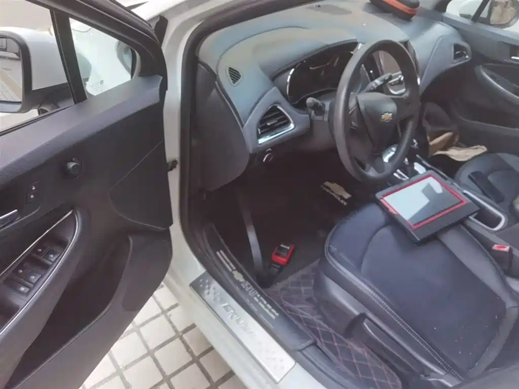Chevrolet Cruze 2018 320 Automatic Pioneer Sunroof Edition фото 16