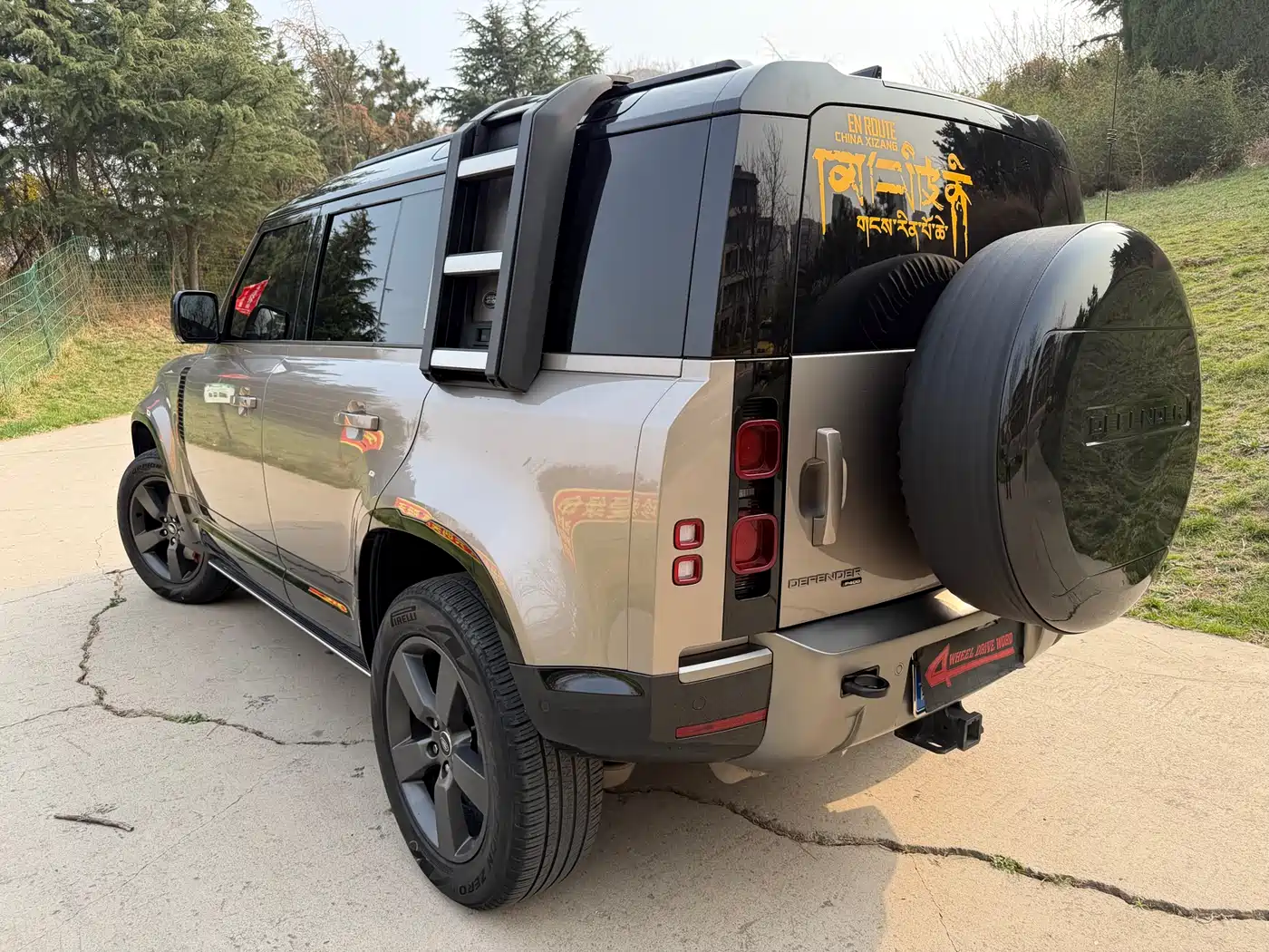 Land Rover Defender 2022 110 P400 X-DYNAMIC HSE фото 8