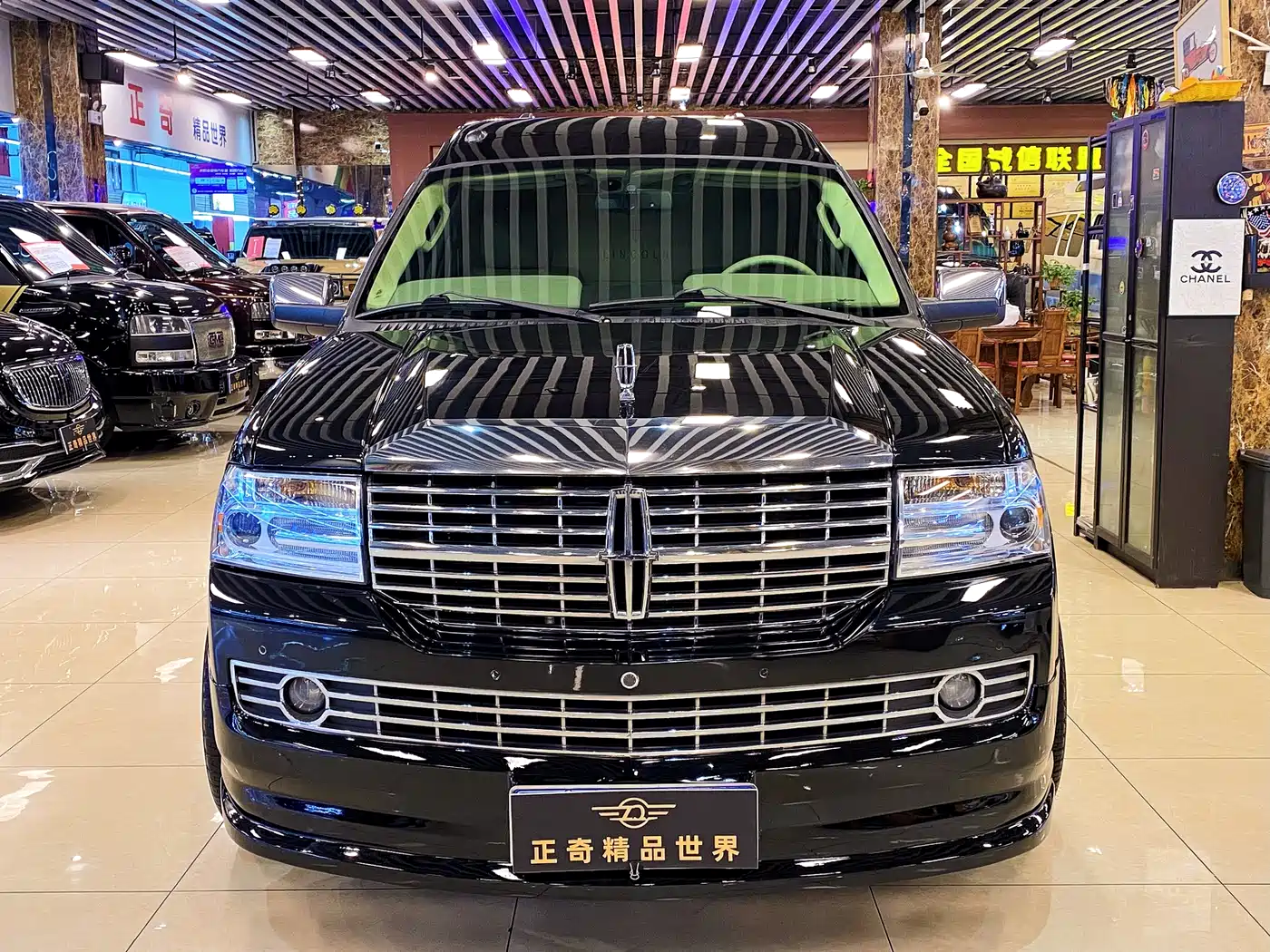 Lincoln Navigator 2010 5.4L AWD фото 2