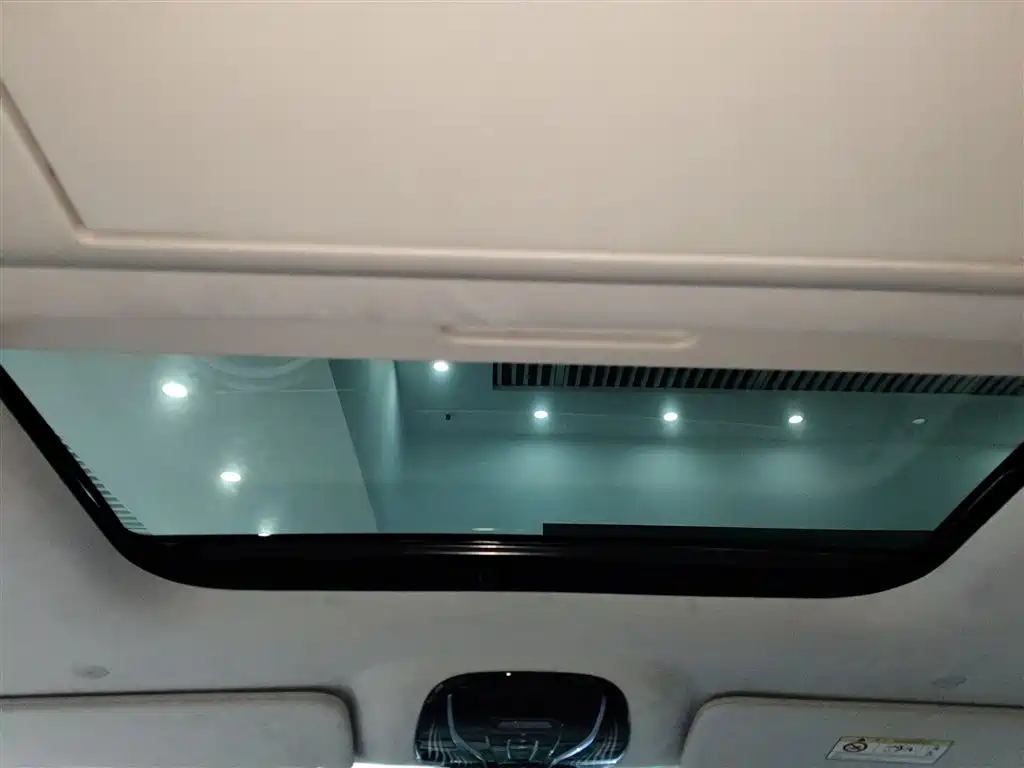 Voyah Auto Voyah Dreamer 2025 PHEV AWD Flagship Kunpeng Edition фото 18