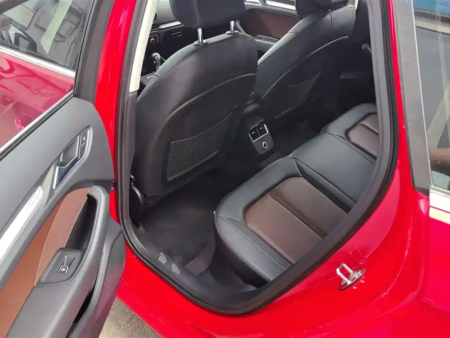 Audi A3 2015 Sportback 40 TFSI Automatic Comfort фото 11