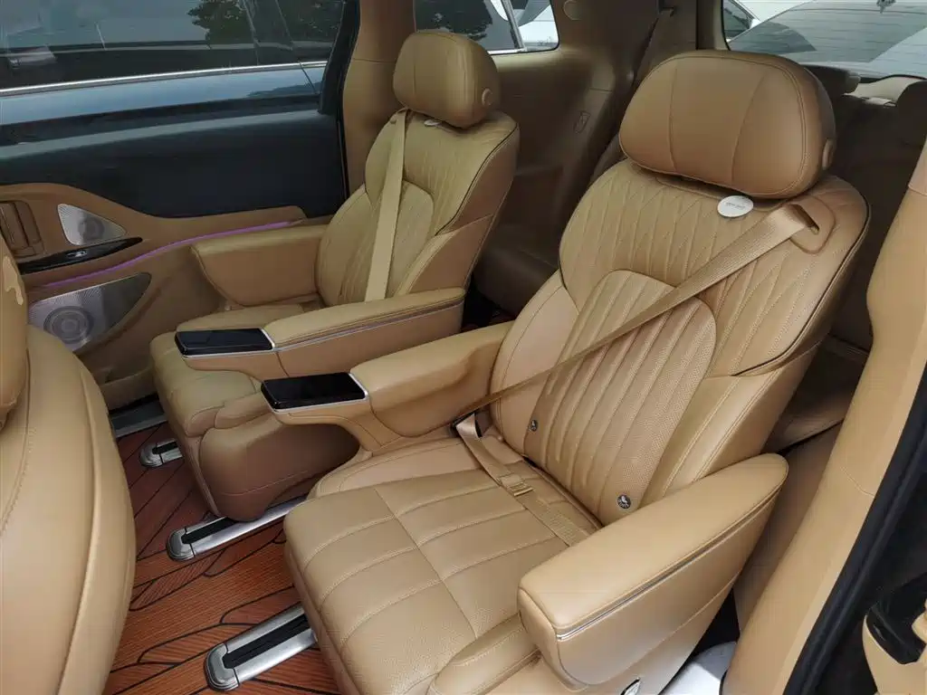 Voyah Auto Voyah Dreamer 2025 PHEV AWD Flagship Kunpeng Edition фото 17