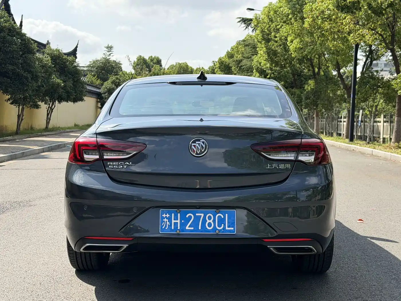 Photo 8 - Buick Regal
