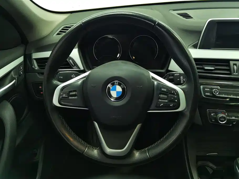 BMW X1 2019 sDrive18Li Fashion Model фото 15