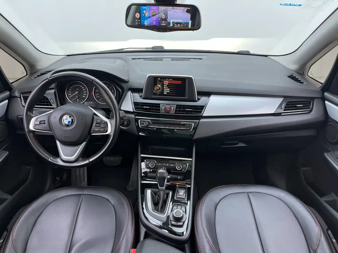 BMW 2 Series Touring 2016 218i Leading фото 23