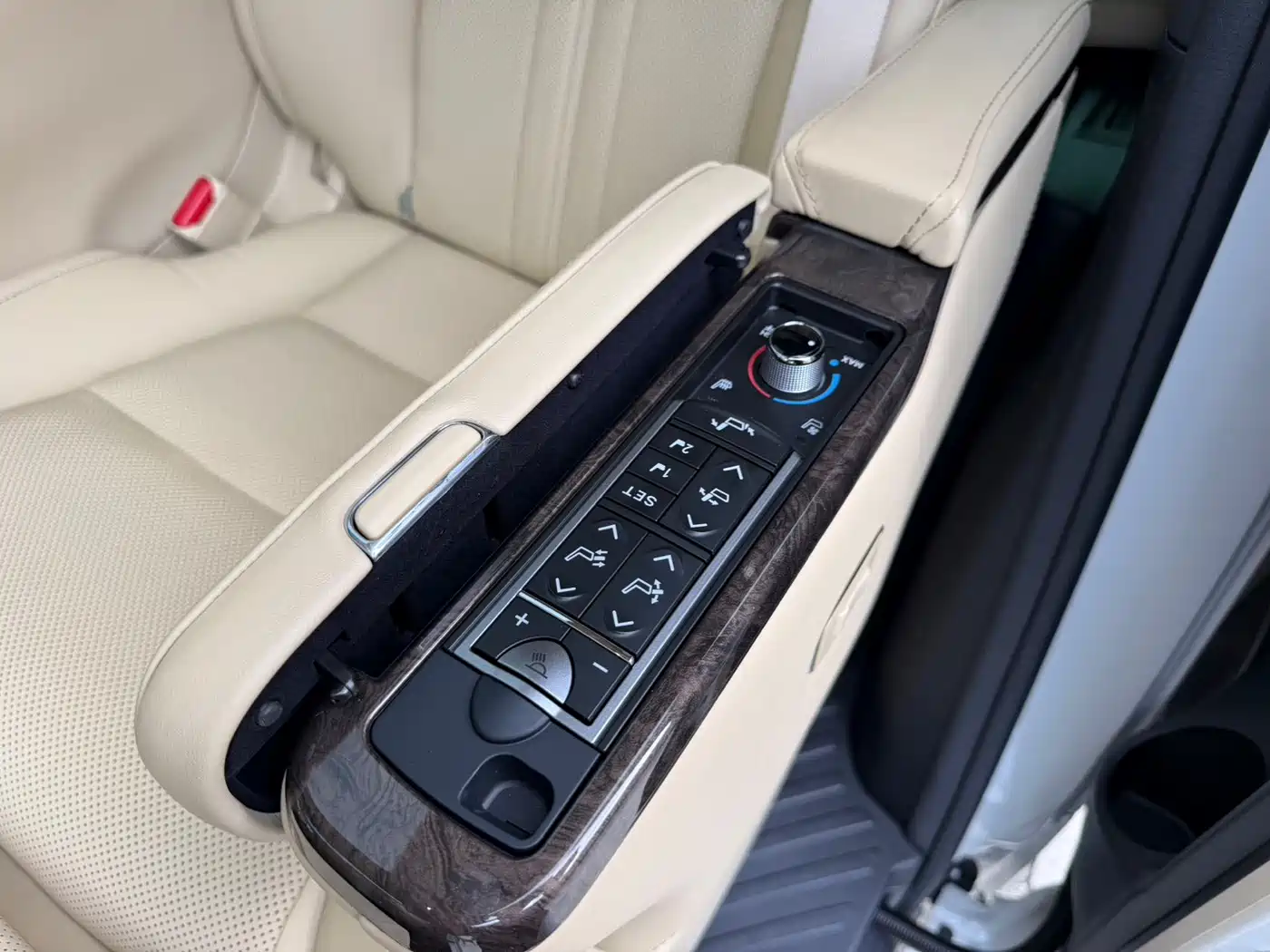 Фото 18 - Toyota Alphard