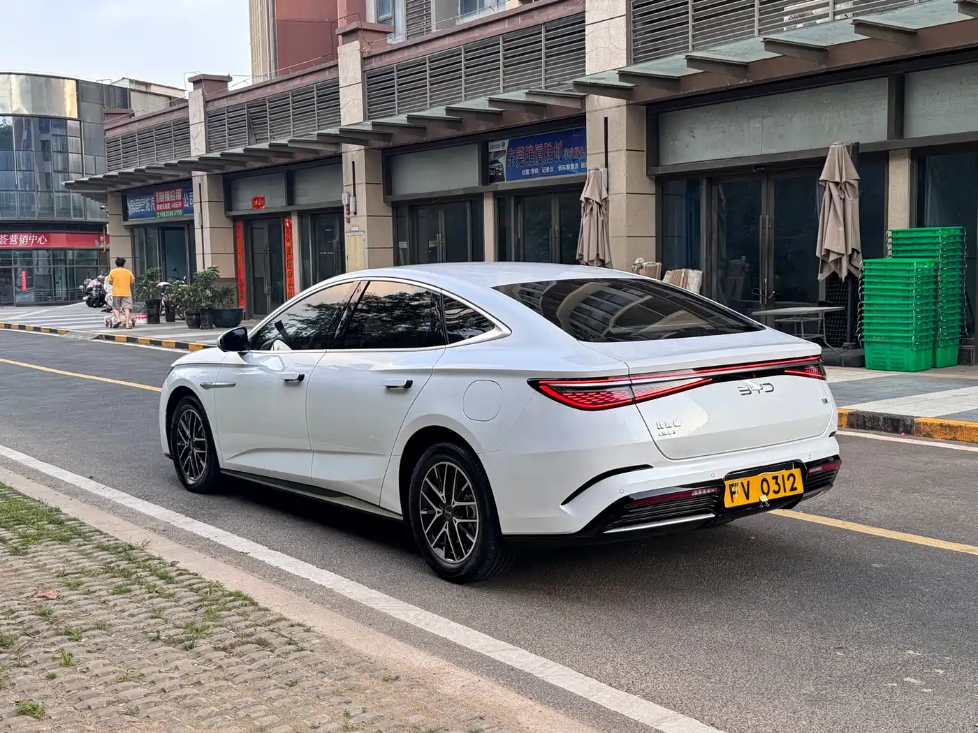 BYD Seal 2024 Glory Edition DM-i 1.5L 121km Elite фото 7