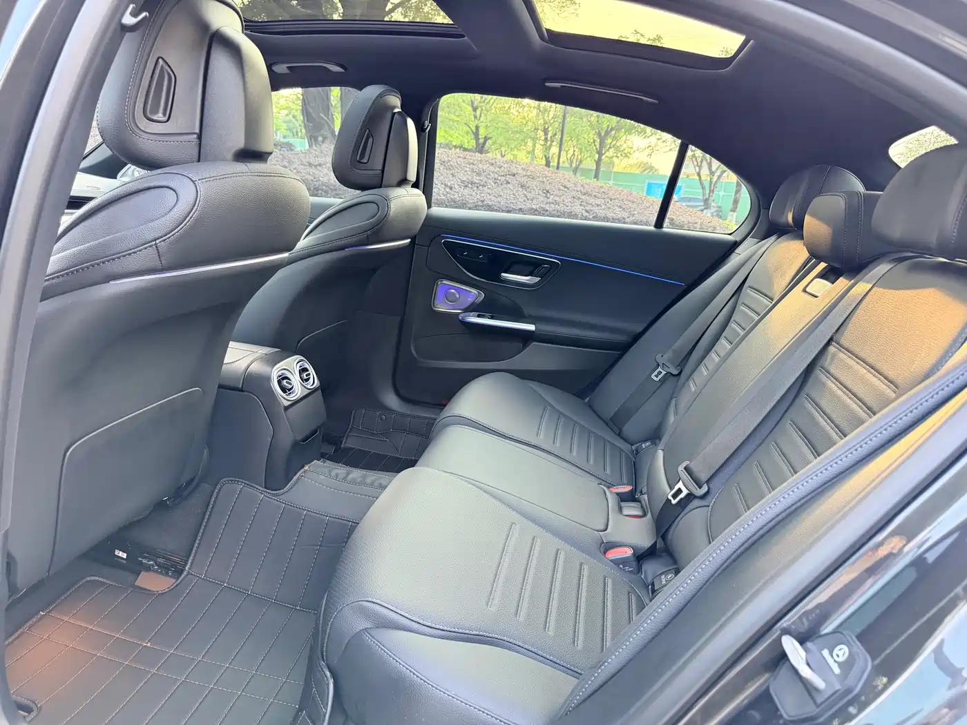 Mercedes-Benz C-Class 2025 C 260 L Sport Edition фото 10