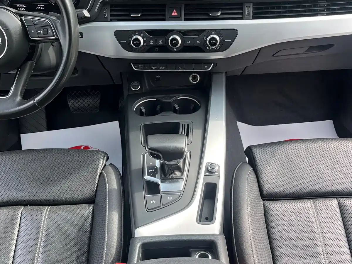 Audi A4L 2022 40 TFSI Fashion Dynamic фото 12