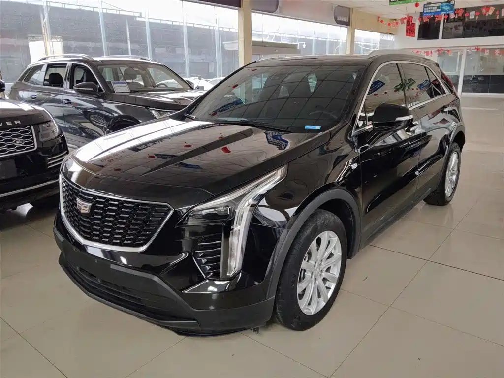 CADILLAC XT4