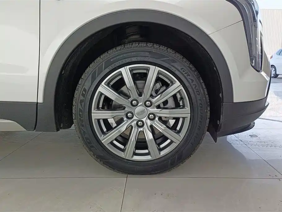 Cadillac XT4 2021 28T FWD Premium Edition фото 6