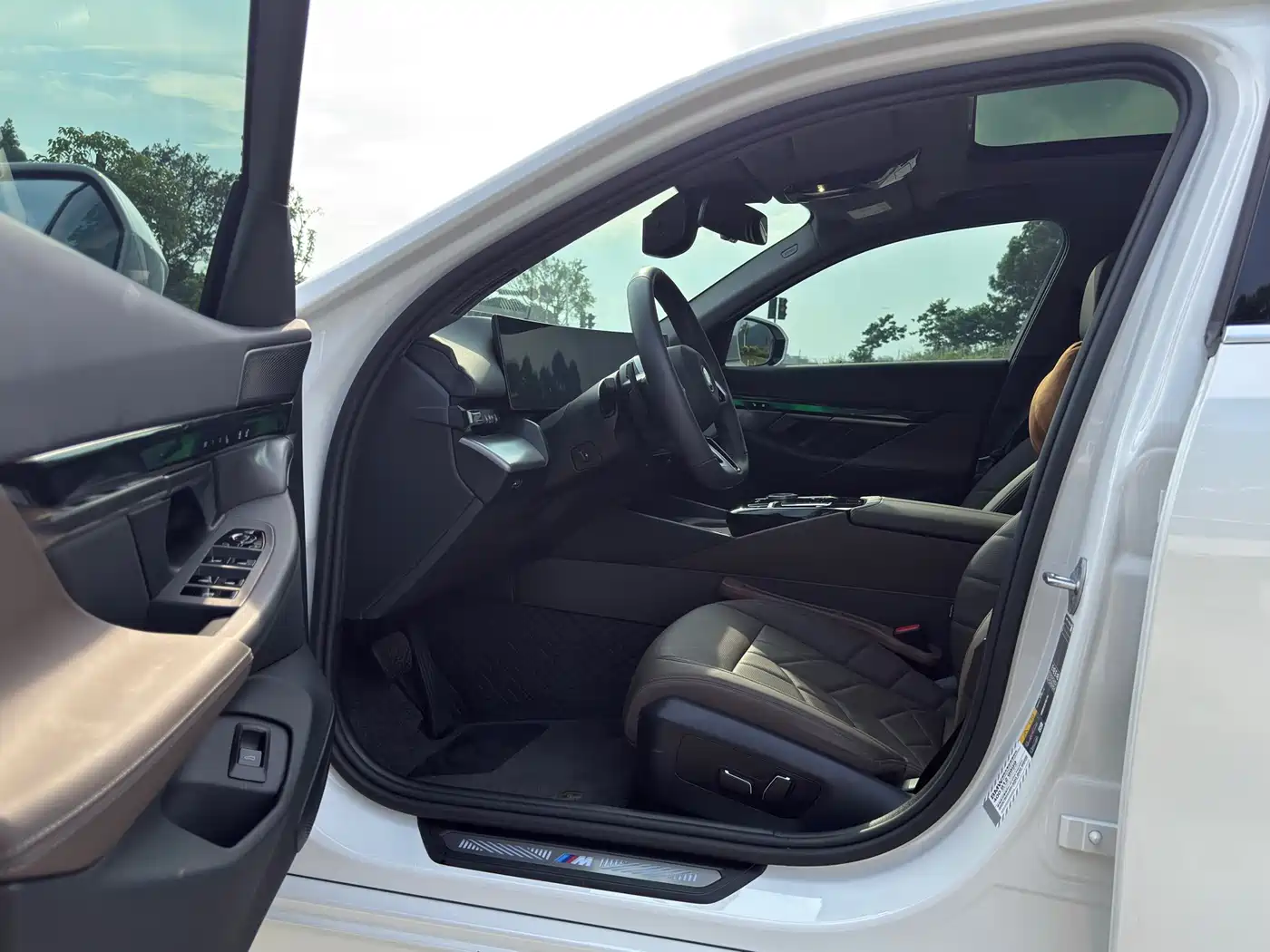 BMW i5 2024 eDrive 35L M Sport Package фото 9